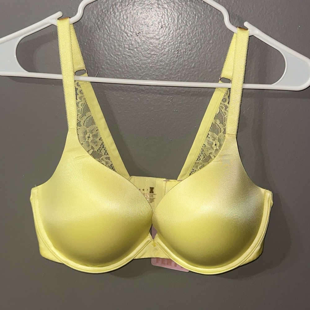 Yellow Savage x Fenty lace bra